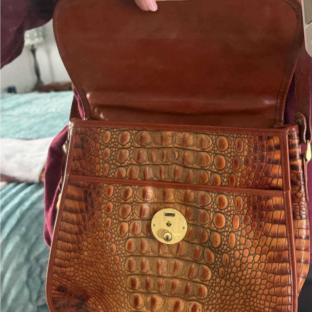 Vintage Brahmin Pecan Crossbody w/Top Handle - Picture 5 of 8